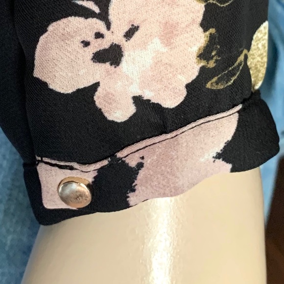 3/$30 Dynamite Choker V-Neck Floral Black Top Sz S - Picture 12 of 12